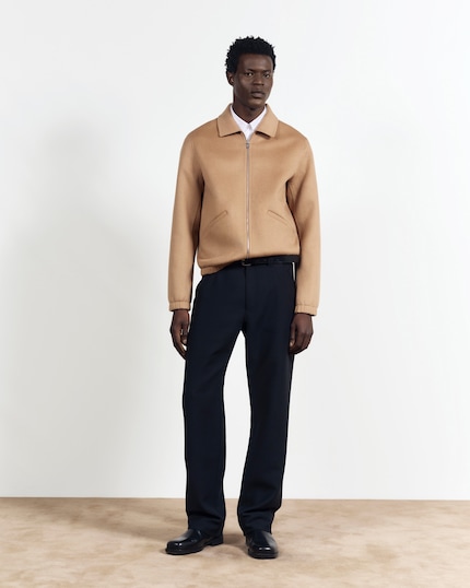 Il marchio svedese produce anche abbigliamento maschile.
