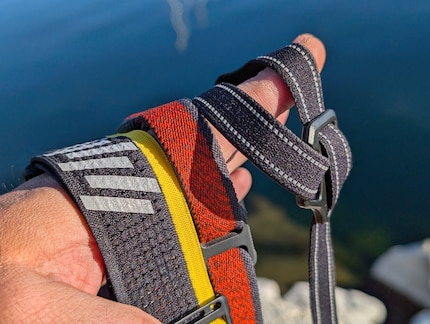 I tre cinturini: Nitecore, Black Diamond, Petzl (da sinistra).