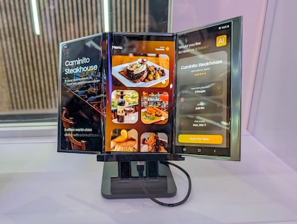 Double-folding display concept Flex S from Samsung Display.