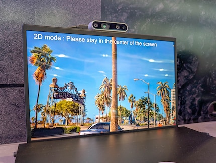 The Light Field Display automatically switches to a 2D view when I leave the 3D area.