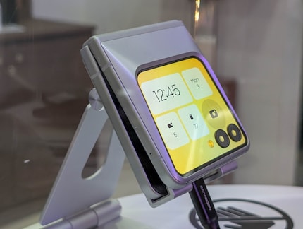 Polygon Foldable: a different design for the outer display.