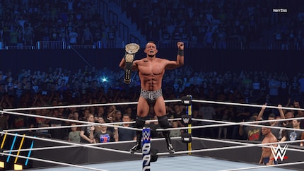 Ludwig Kaiser festeggia la vittoria dell'Intercontinental Championship
