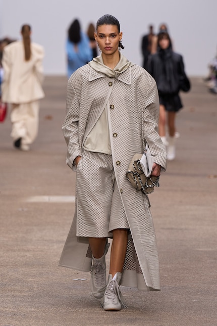 Le Adidas Rasant con le frange by Stella McCartney.