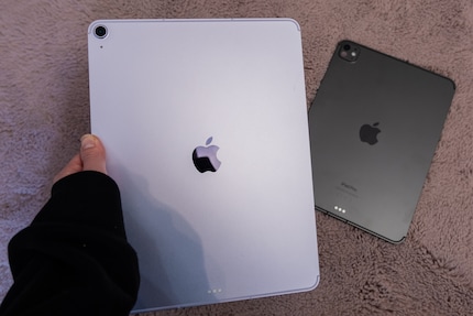 Anche se si trova spesso in una cover, l'iPad Air viola è elegante.