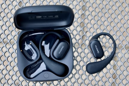 With a fully charged case, you can get by for 28 hours.