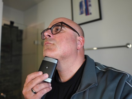 Il design è semplice, ma il Philips rade in modo accurato e delicato.