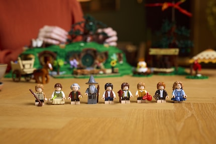Nove figure sono incluse nel set.