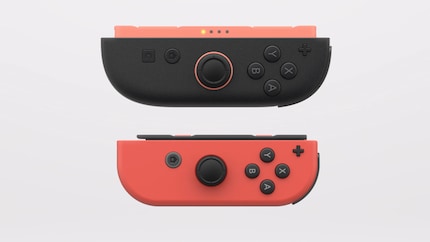 Il vecchio Joy Con (in basso) e il nuovo Joy Con (in alto) a confronto.
