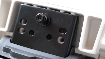 Three screws, three holes – and that’s it.