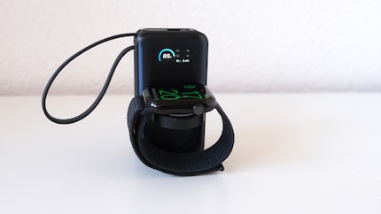 Il powerbank è pronto, l'orologio è in carica.