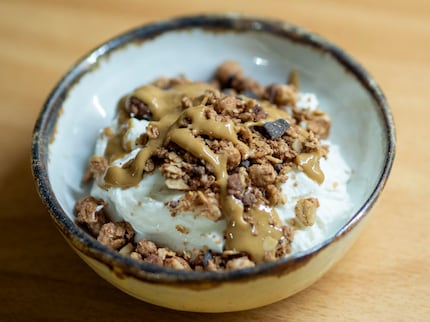 Adoro la crema di semi di girasole come aggiunta al muesli.