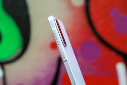 La cornice del Galaxy A36 è in plastica.