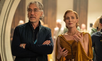 Lo scrittore e showrunner Tony Gilroy (a sinistra) non è solo l'uomo che ha salvato «Rogue One», ma con «Andor» ha anche dato il miglior contributo che l'universo di «Star Wars» abbia mai visto.