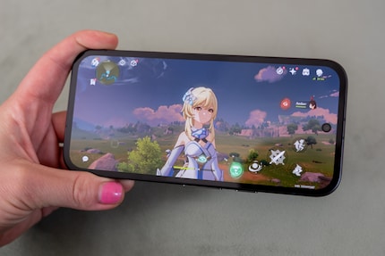Il display è elegante. È divertente guardare video e giocare.