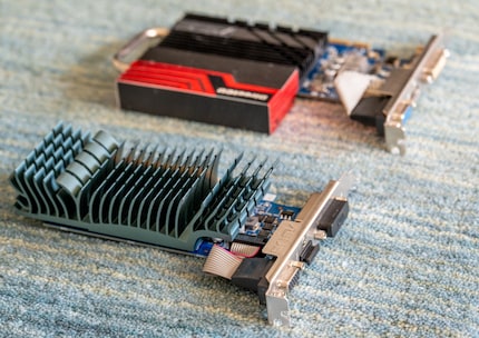Con la GT 710 (davanti) c'è almeno il 4K.