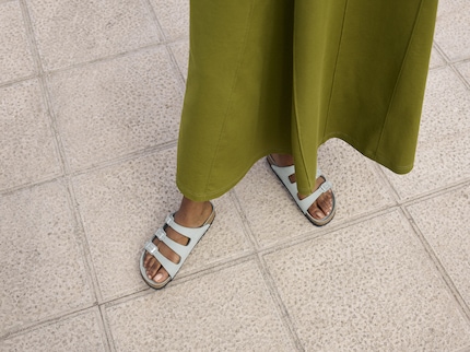 Le Birkenstock «Florida» nel colore «Pure Sage» della nuova collezione estiva.