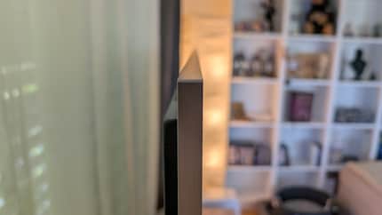 The G5 looks almost like a glass pane from the side - just like Gallery.