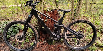 La nuova e leggerissima E-MTB Sign E-13 di Bixs.