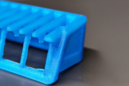 Le parti della stampante 3D dovrebbero adattarsi esattamente ai rasoi.