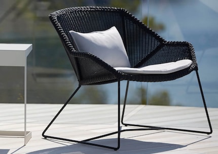 This designer piece only weighs 8.5 kilos, so it’s easy to move.
