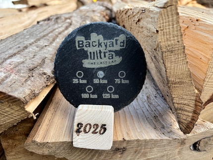 A te la scelta: dal 25esimo chilometro in poi, c'è una medaglia di ardesia alla Hallwil Backyard Ultra.