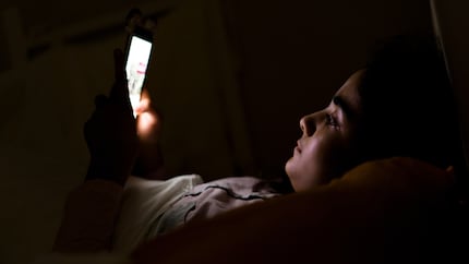 Buona notte? Le ragazze sono ancora più propense a spegnere le notifiche rispetto ai ragazzi.