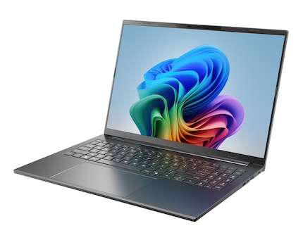 Con un display da 16 pollici, l'Acer Aspire ha una tastiera con tastierino numerico.