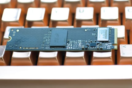 Controller on the right, NAND memory chip on the left.
