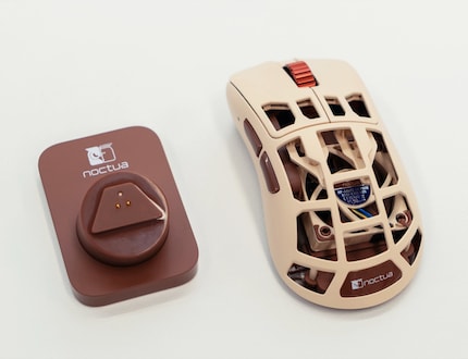 La ventola è visibile grazie al design aperto.
