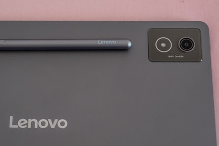 L'unico elemento di design: il blocco fotocamere.