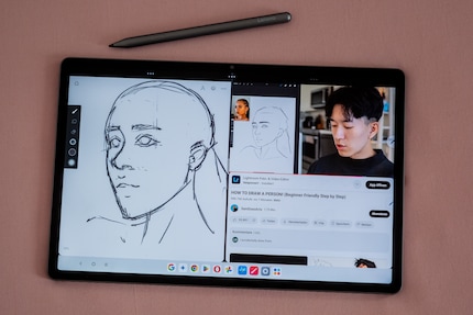 Disegnare e guardare un tutorial allo stesso tempo: nessun problema per l'Idea Tab Pro.