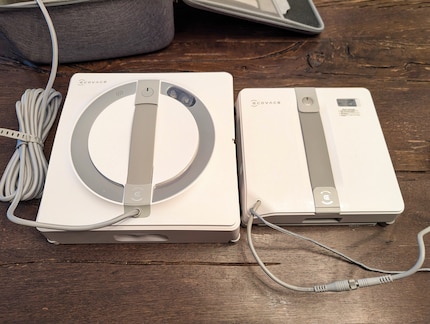 The Winbot Mini (right) compared with the W2 Pro.
