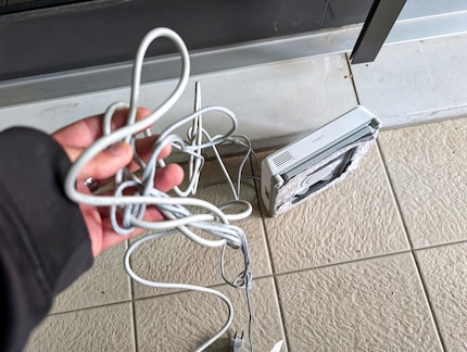 You’re guaranteed to get your cables tangled with the Mini and it’s power cable and safety rope.