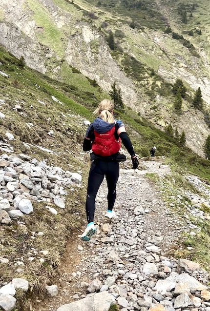 Sui sentieri rocciosi, preferisco un drop basso per un maggiore controllo.