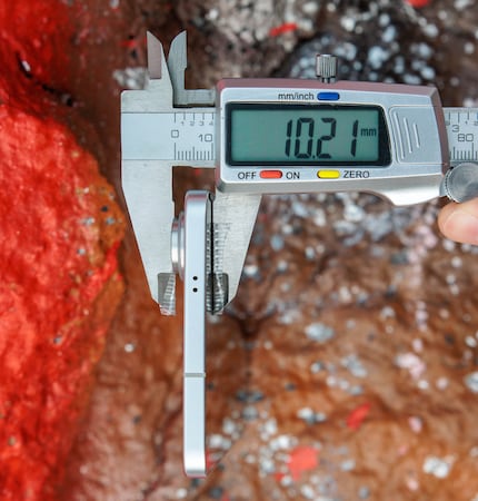 Strictly speaking, the S25 Edge measures up to 10.2 millimetres thick. But that's still thin in comparison.