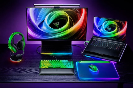 «I dispositivi Phantom» accanto ad altre apparecchiature Razer.