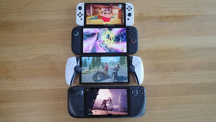 Handhelds in size comparison. From top to bottom: Switch OLED, Switch 2, Playstation Portal, Steam Deck.