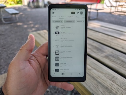 Thanks to Android, I can use the reader like a phone or tablet.