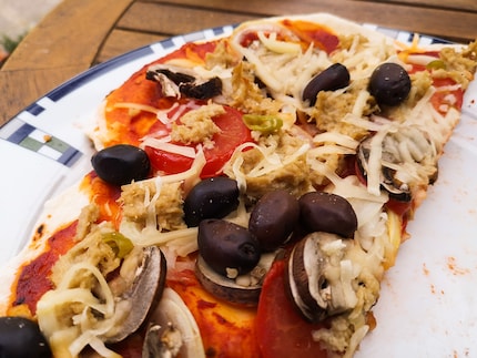 I find it more relaxing to grill a pizza myself than to fight with others outside for the best seats on the restaurant terrace.