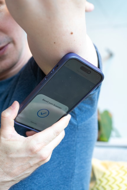 The sensor connects to Res’ app after a quick scan with his phone.