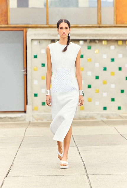 Chanel Resort 25: le infradito conquistano anche le passerelle.
