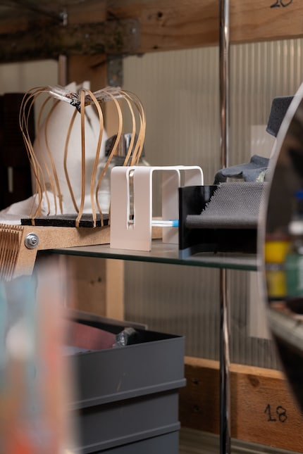 The slots in the Uto range make it easier to position the bar ...