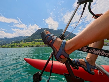 Glide over the water and escape that asphalt heat – all while keeping your feet dry.