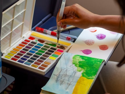 Time flies when you're painting on the train.