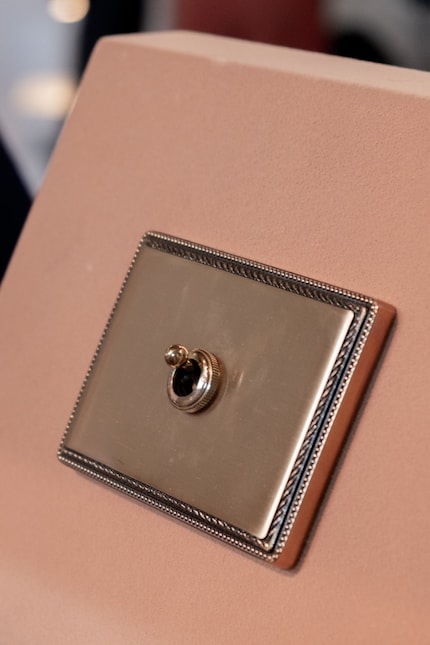 Switch 1950, brass.