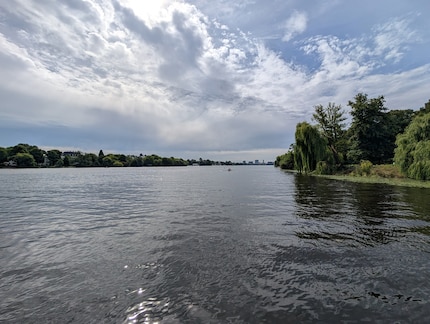 L'Alster è un idillio nel mezzo della grande città.