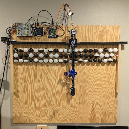 Il primo prototipo aveva ancora una matrice 21×3 e utilizzava, tra l'altro, palline da ping pong.