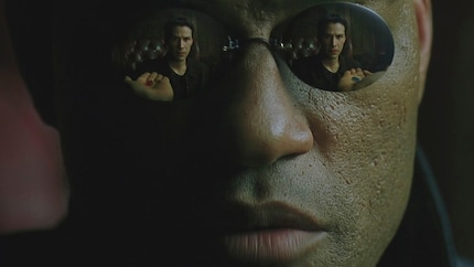 Morpheus è colui che ci sveglia per la prima volta: e se stessimo sognando e il mondo che ci circonda fosse solo una facciata?