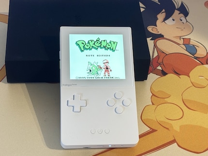Giochi come l'edizione Pokémon rossa si giocano ancora meglio di prima sull'Analogue Pocket.