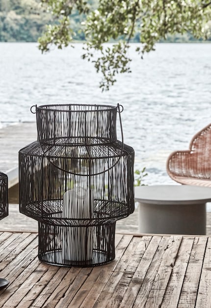 Even without a candle inside, the metal mesh is a real attention-grabber.